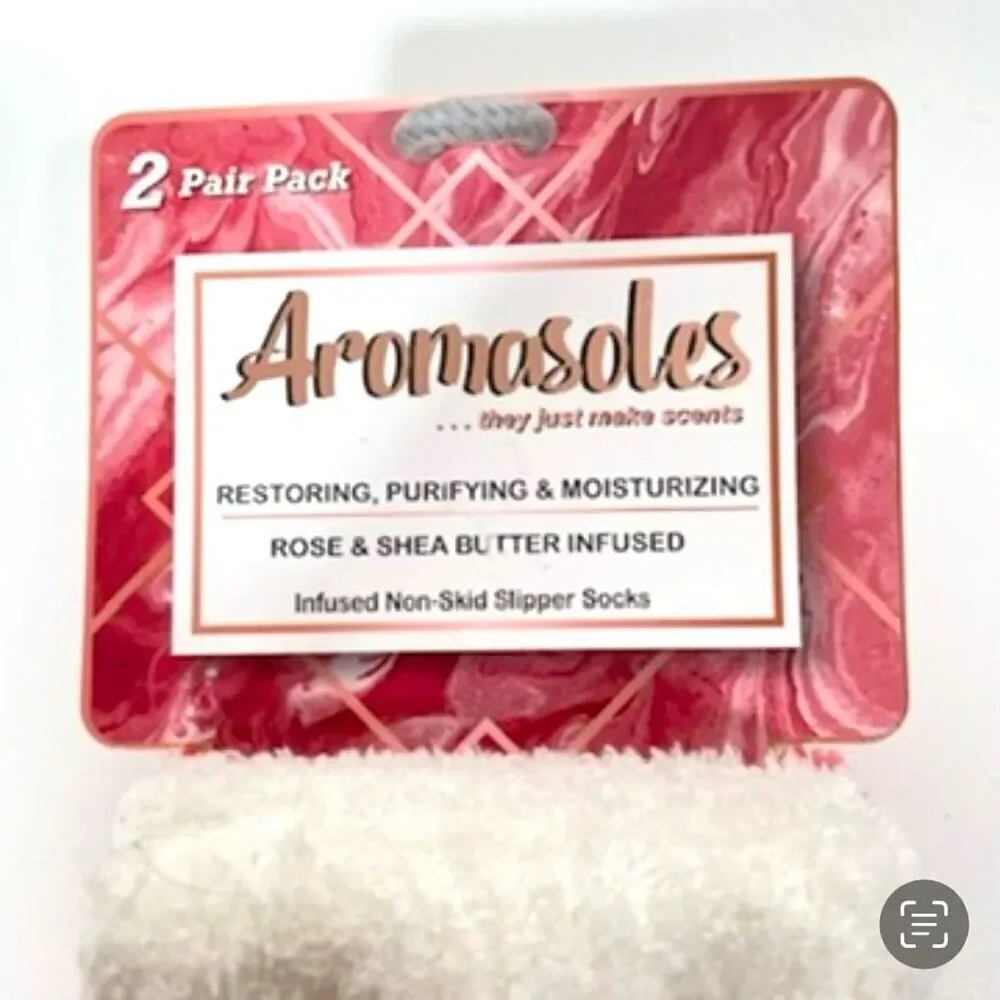 NWT Aromasoles 2 Pair Pack Rose & Shea Butter infused Non Skid Slippers Socks